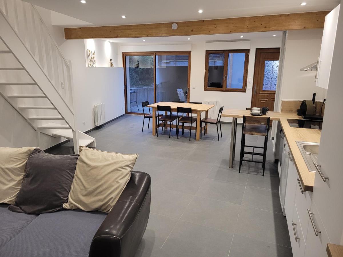 Les Maisons Bareyre - Grandes Maisons Avec Terrasse Saint-Sandoux Exterior photo